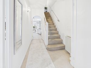 ENTRANCE HALLWAY- click for photo gallery
